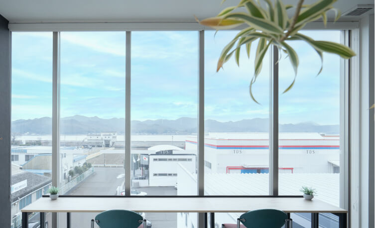 WORKPLACE 働く環境